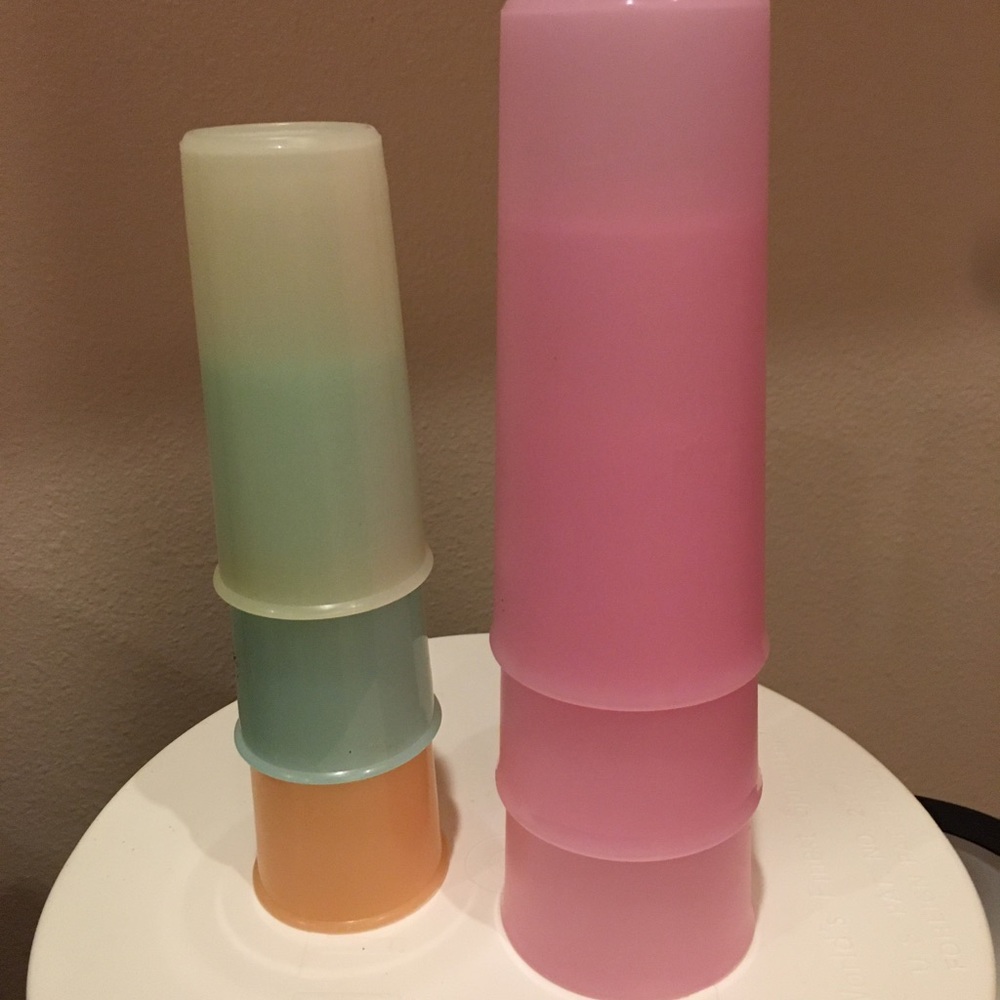 Six vintage Tupperware drinking cups in mint condition